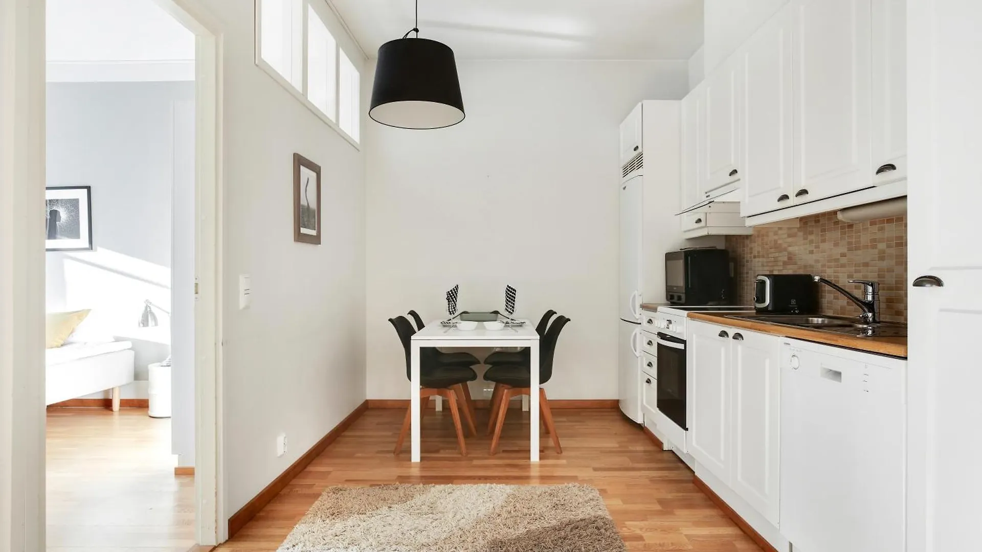 Kotimaailma Apartments Kamppi - 2Br For 4 Persons Helsinki